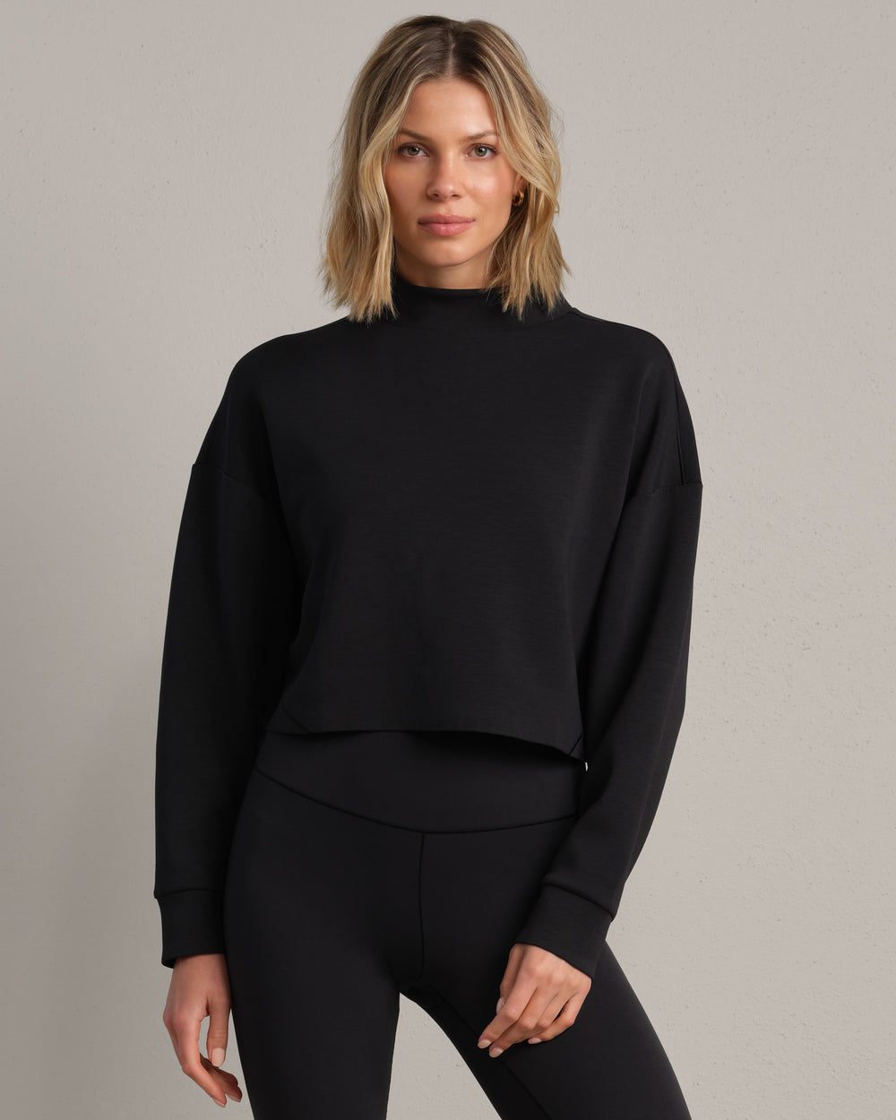 DreamGlow® Cropped Mock Neck - US 5564