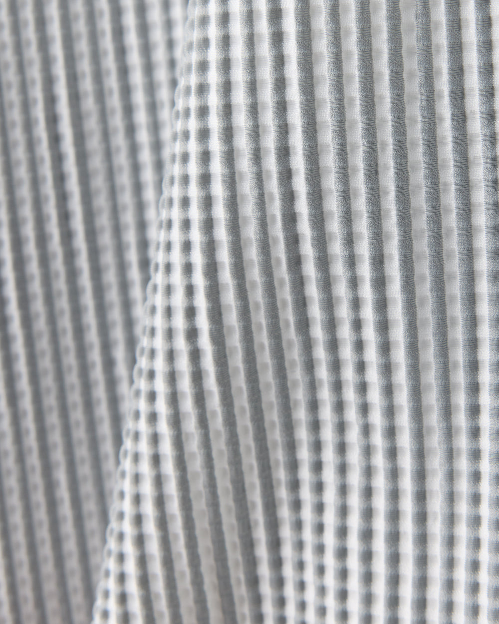 Commuter® Seersucker Short Sleeve Button Down - US 8915