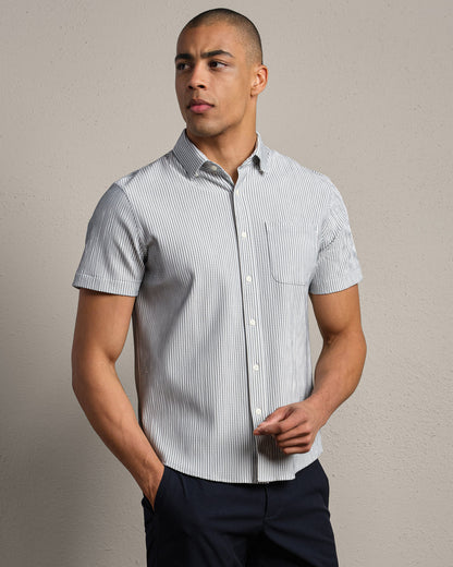 Commuter® Seersucker Short Sleeve Button Down - US 8915
