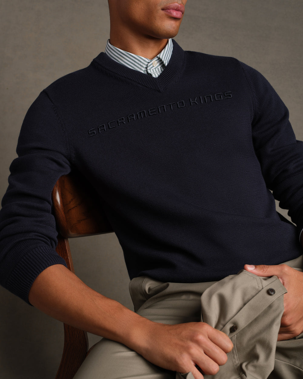 Sacramento Kings NBA Commuter® V-Neck Sweater - US 2451