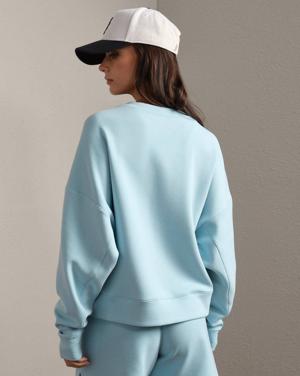 DreamGlow® Crew Neck - US 2652