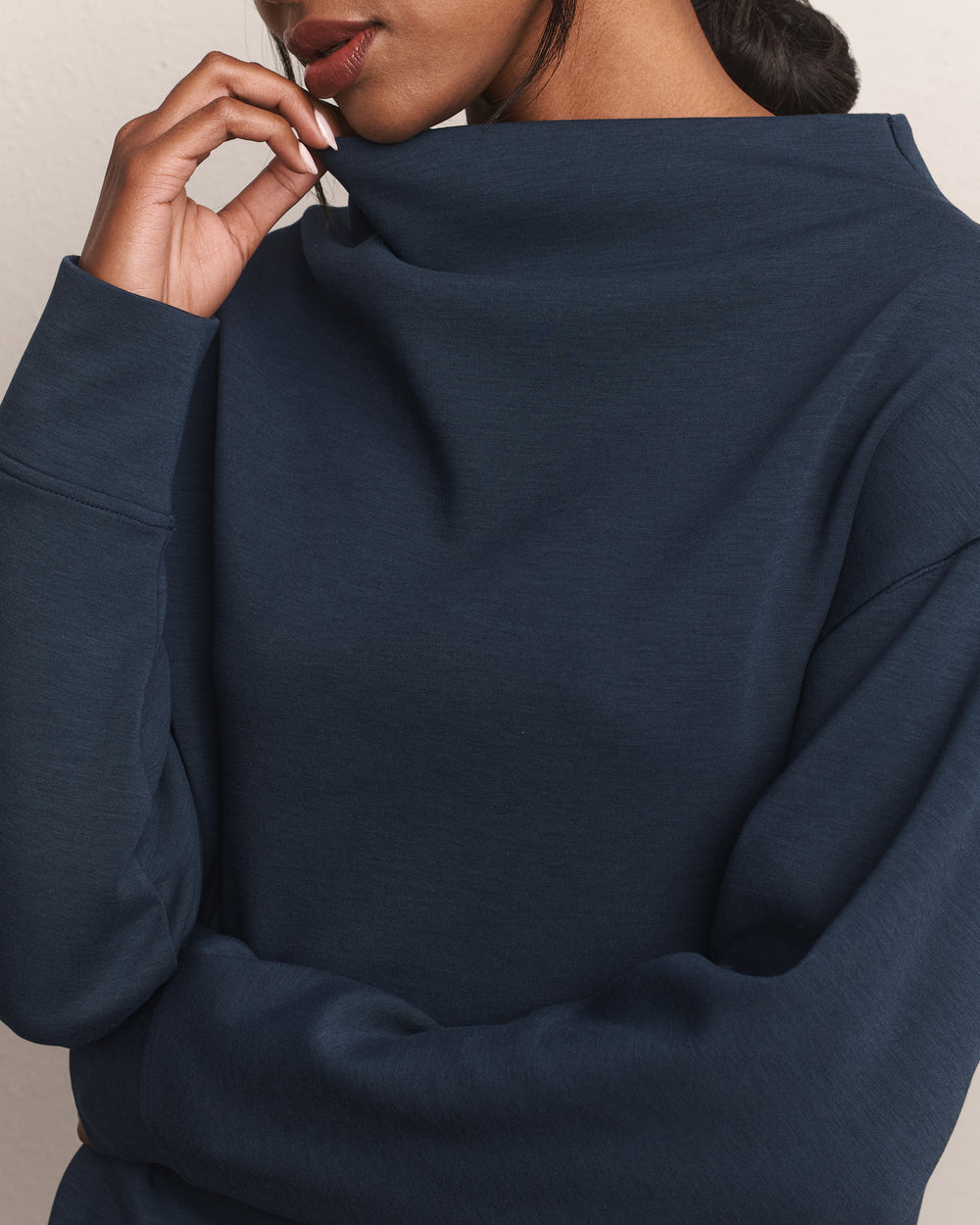 DreamGlow® Easy Pullover - US 8485