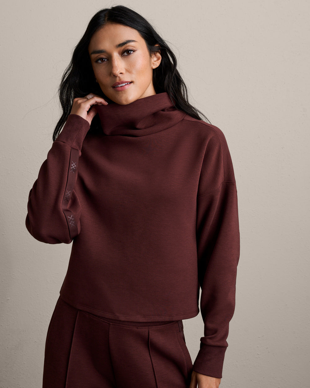 DreamGlow® Mock Neck - US 5437