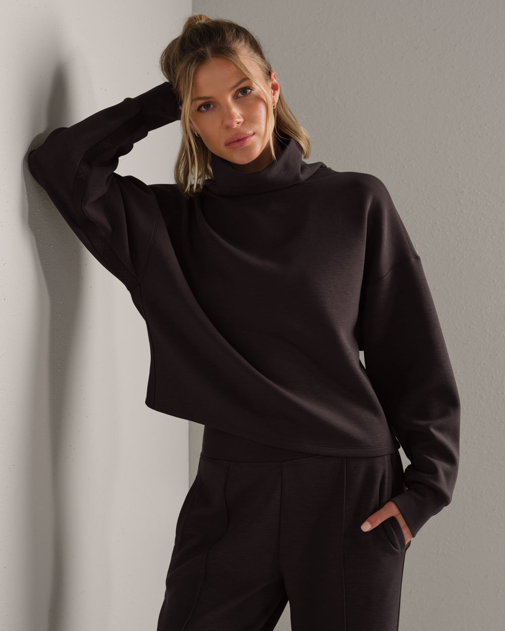 DreamGlow® Mock Neck - US 3840