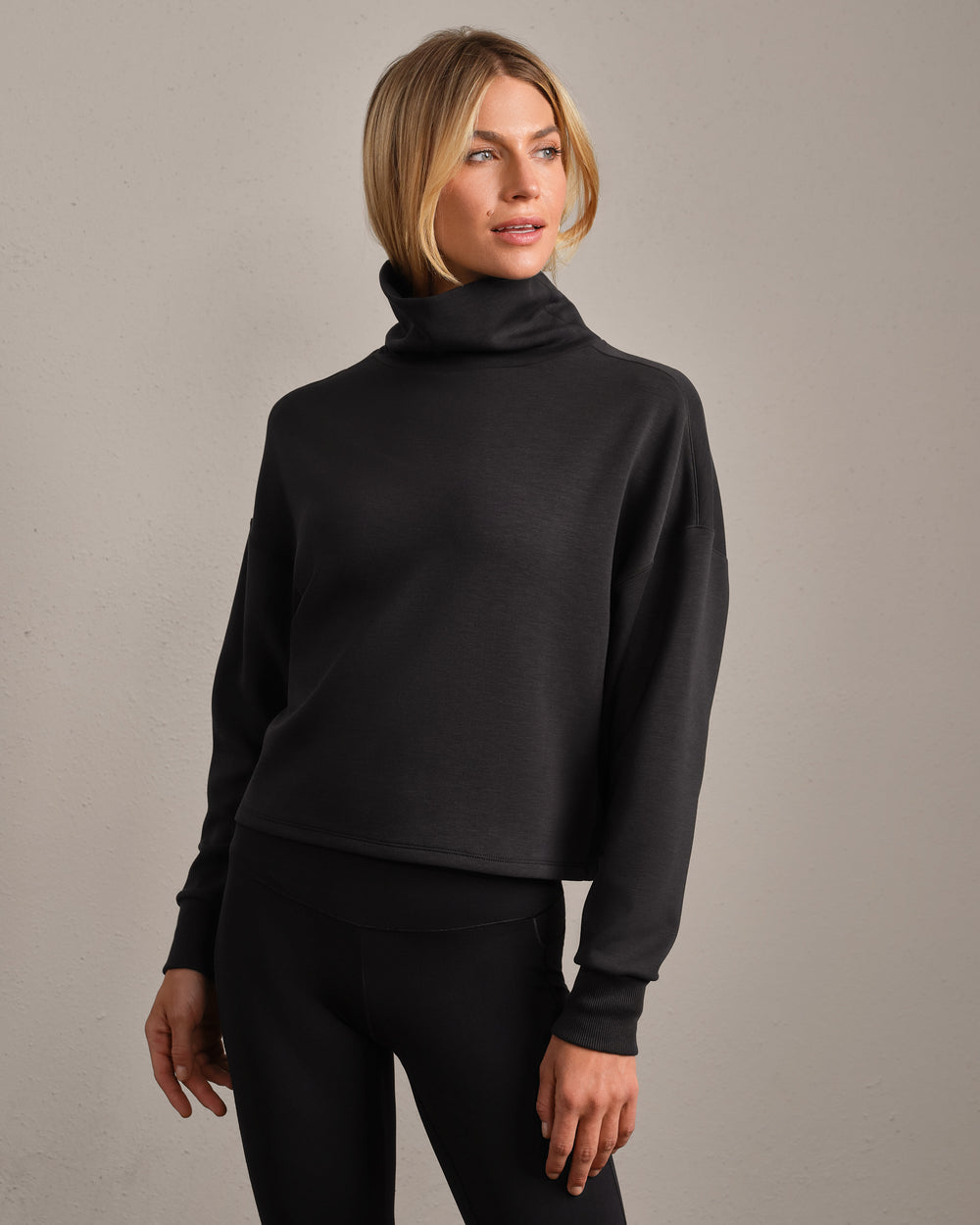 DreamGlow® Mock Neck - US 5557