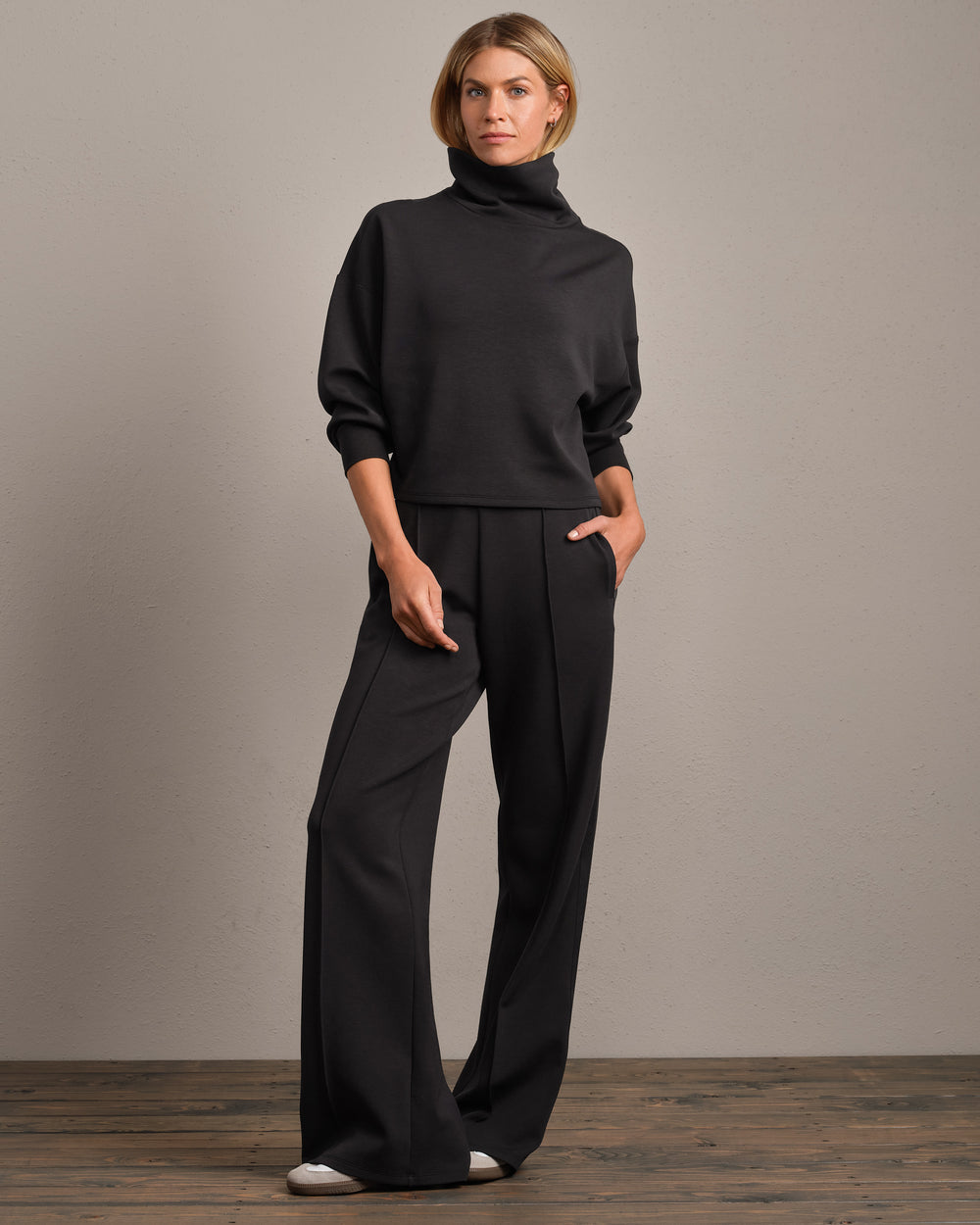 DreamGlow® Mock Neck - US 5557