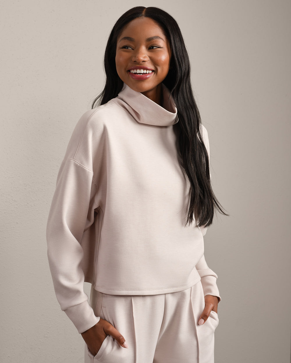 DreamGlow® Mock Neck - US 4464