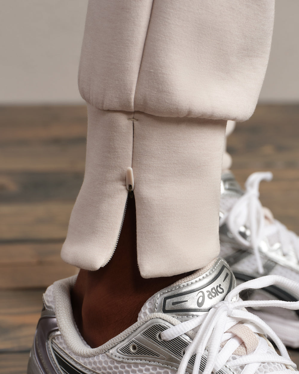DreamGlow® Zip Jogger - US 7111