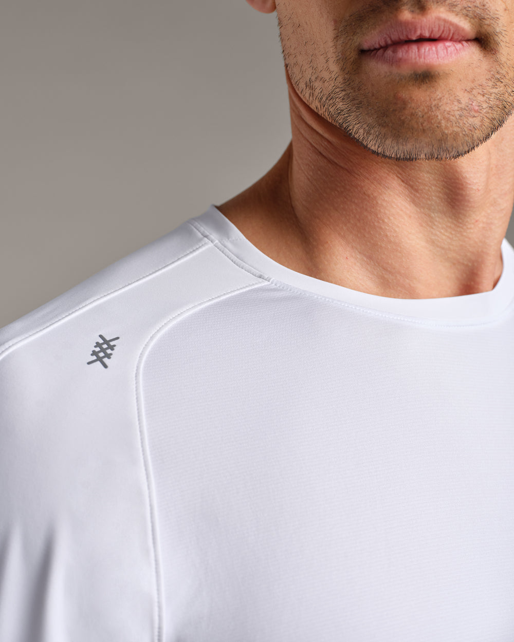Extra Mile Air Tee - US 3752