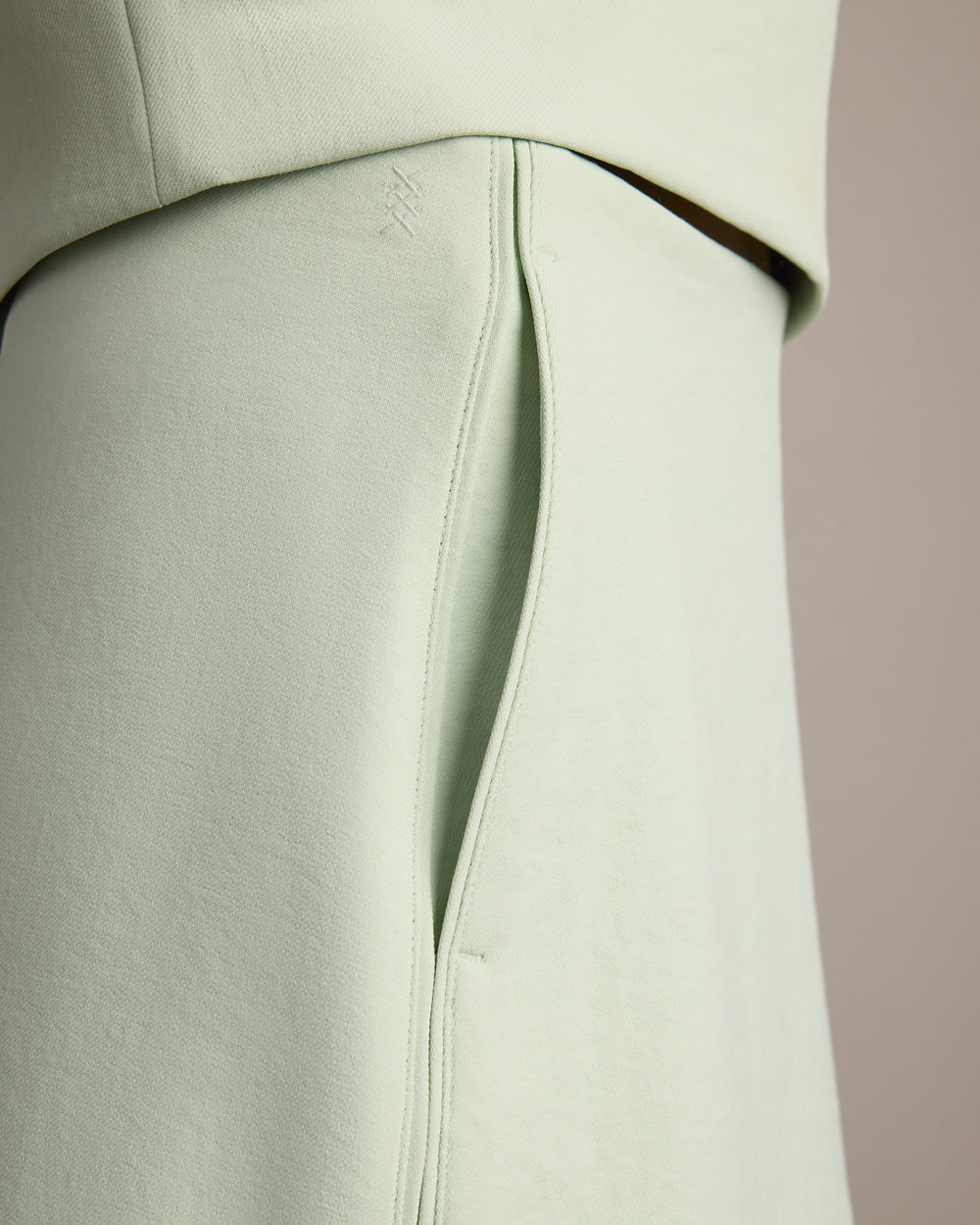 Horizon® Hi-Lo Skirt - US 8461