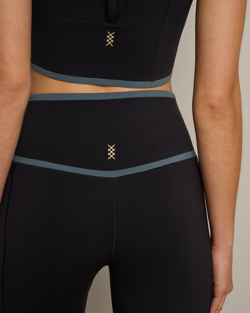 Instinct Contrast Legging - US 1093