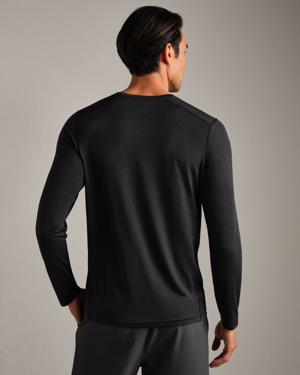 Invictus Training Long Sleeve Tee V2 - US 0637