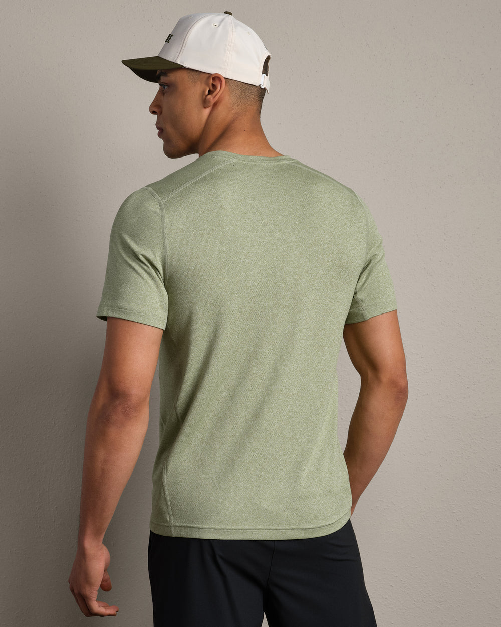 Invictus Training Tee V2 - US 1046