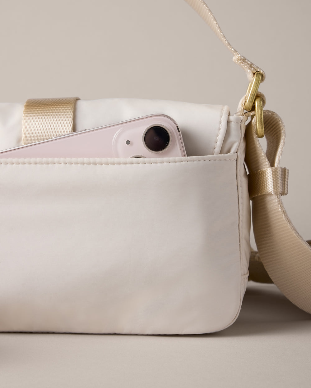 On The Daily Crossbody Bag - US 3788