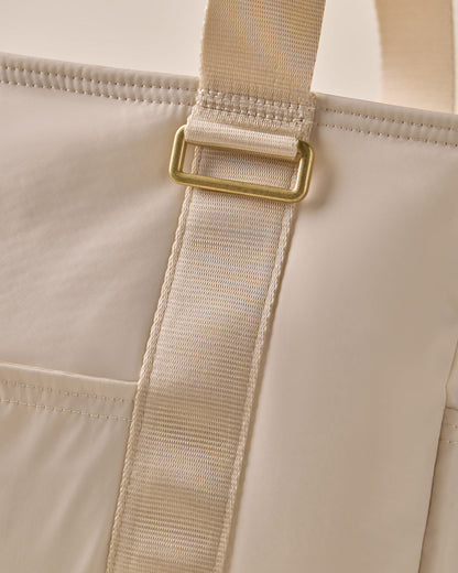 On The Daily Tote - US 5637