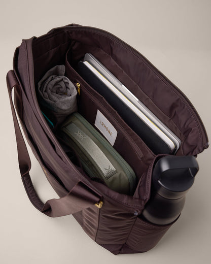 On The Daily Tote - US 4054