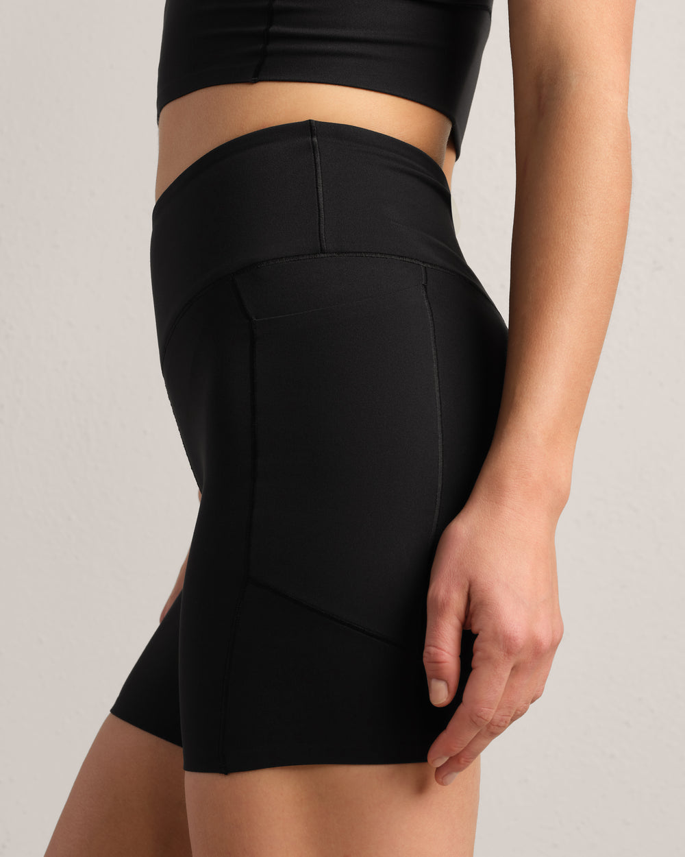 Revive™ Short - 6" - US 8618