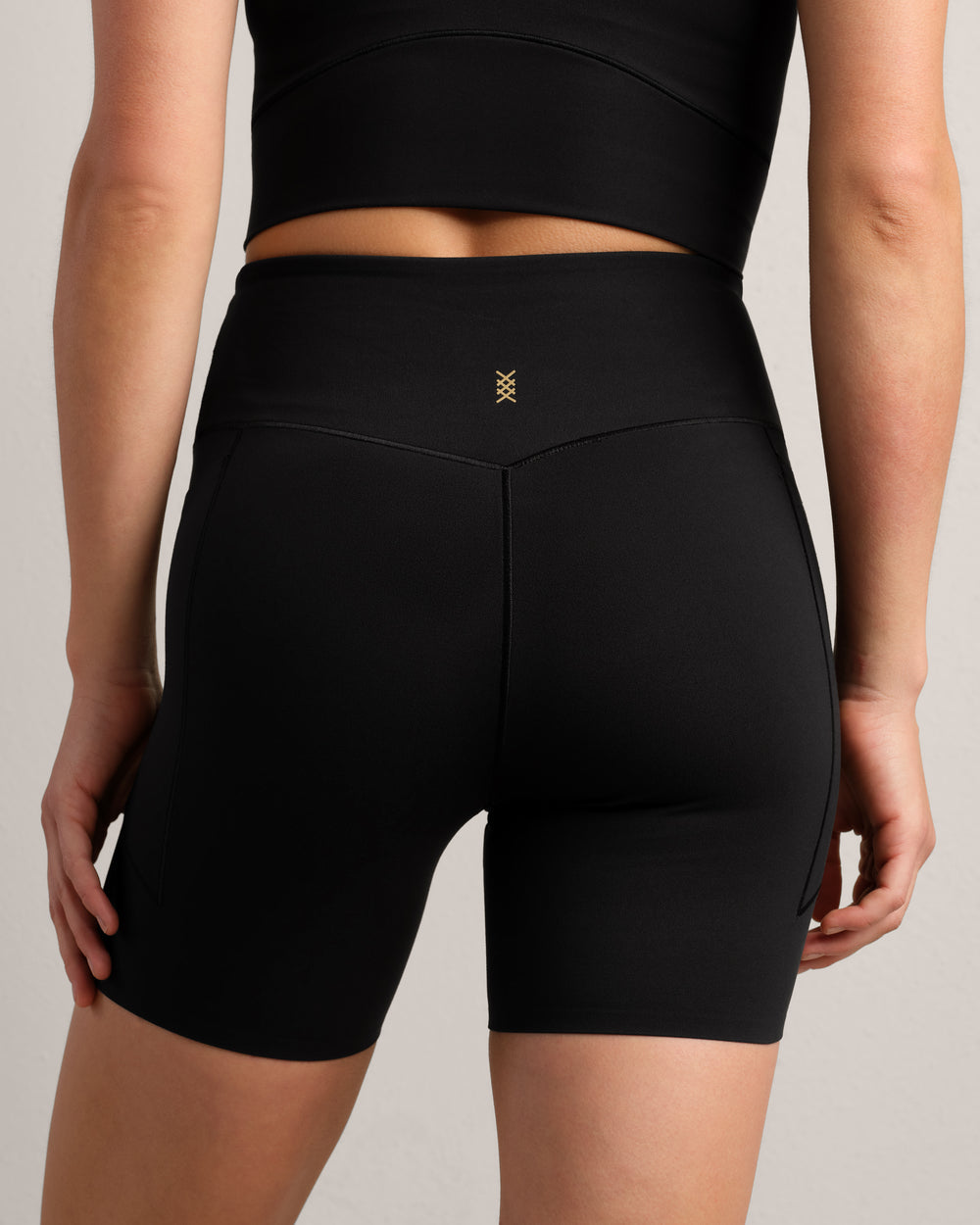 Revive™ Short - 6" - US 8618