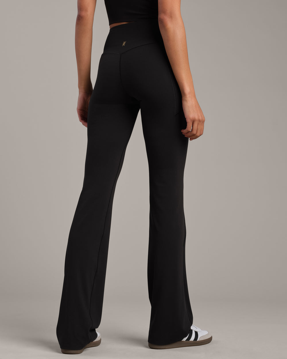 Revive™ Flare Legging - US 9264