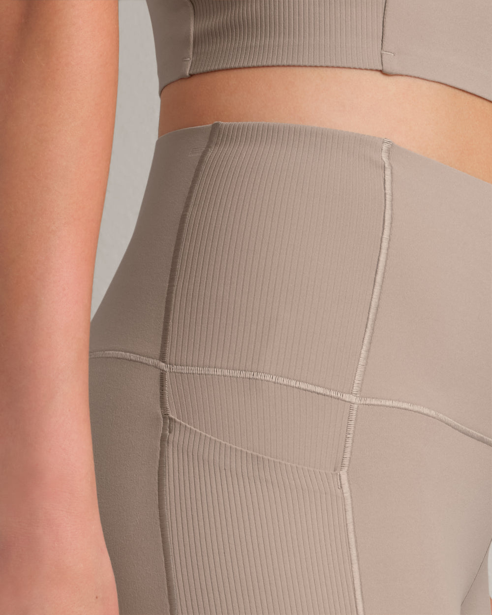 Revive™ Rib 7/8 Pocket Legging - US 2546