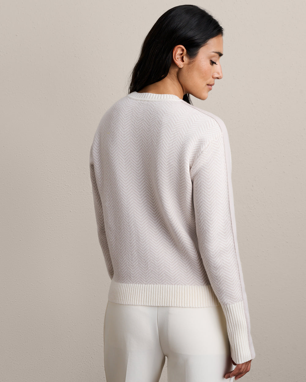 Uptown Herringbone Sweater - US 8995