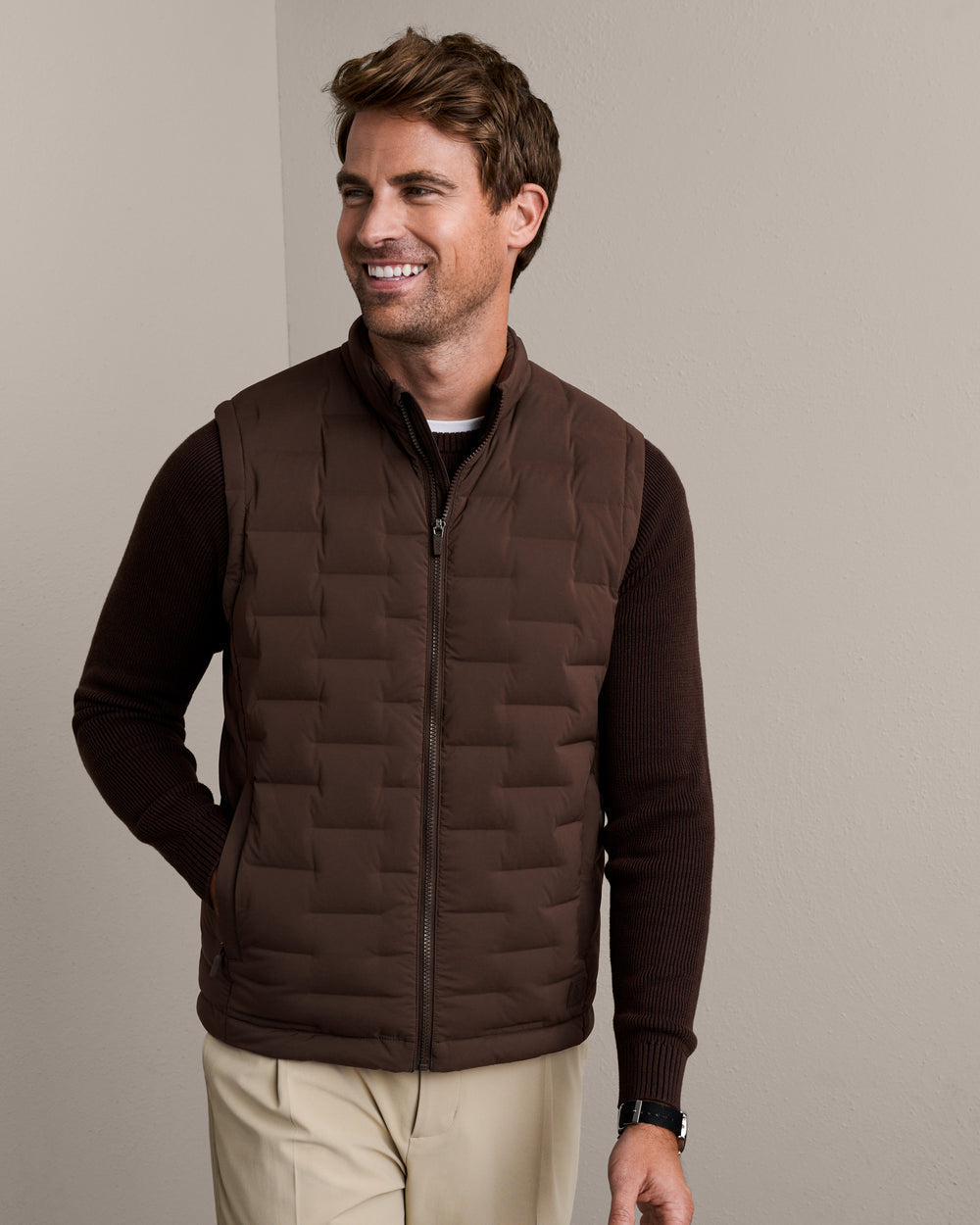 Voyage Down Vest - US 8611