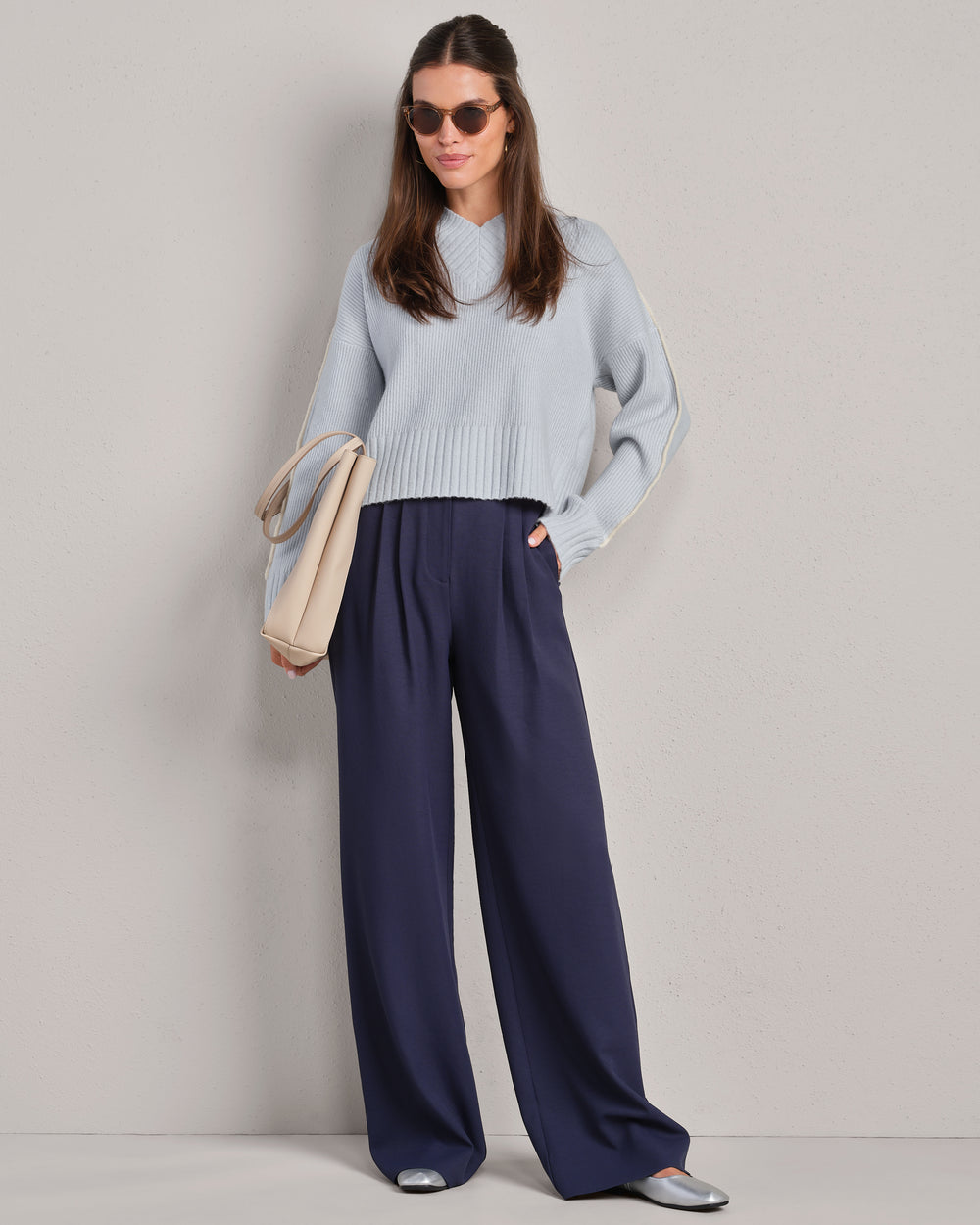 Westside V-Neck Sweater - US 8588
